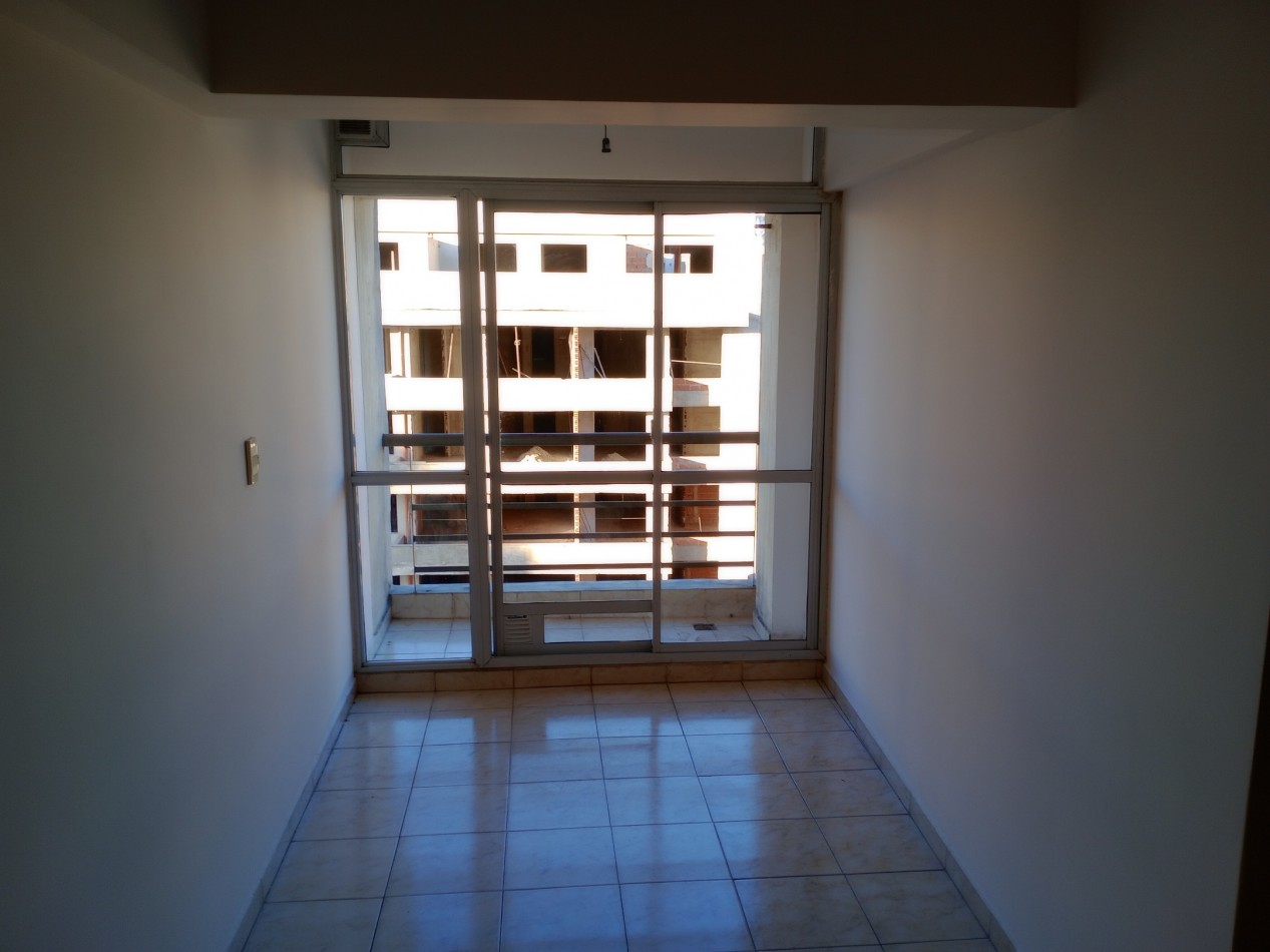 VENDO DEPARTAMENTO UN DORMITORIO CENTRO - CASEROS 874