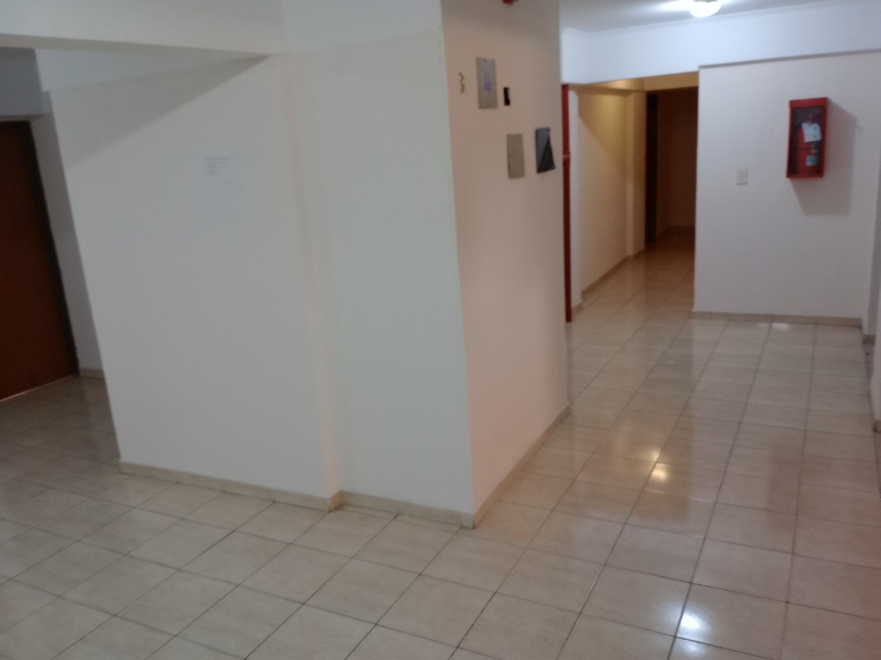 VENDO DEPARTAMENTO UN DORMITORIO CENTRO - CASEROS 874