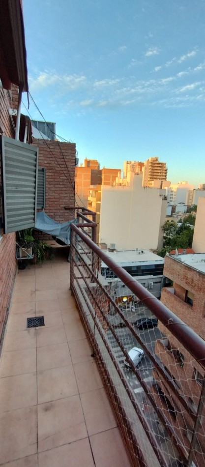 VENDO DEPARTAMENTO (SEMIPISO)  DE DOS DORMITORIO CENTRO - SAN JOSE DE CALAZANS 285 