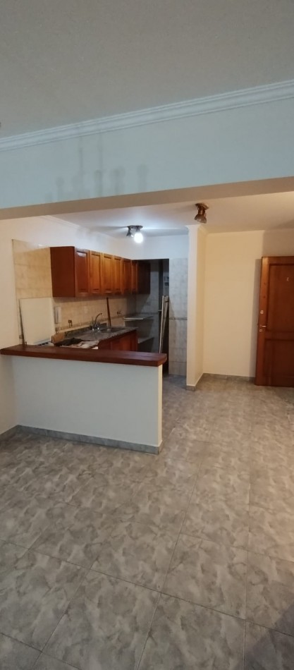 VENDO DEPARTAMENTO (SEMIPISO)  DE DOS DORMITORIO CENTRO - SAN JOSE DE CALAZANS 285 