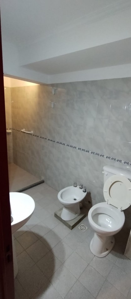 VENDO DEPARTAMENTO (SEMIPISO)  DE DOS DORMITORIO CENTRO - SAN JOSE DE CALAZANS 285 