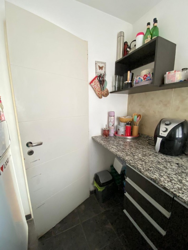 VENDO DEPARTAMENTO DE UN DORMITORIO Y UN ESCRITORIO. - Barrio Guemes