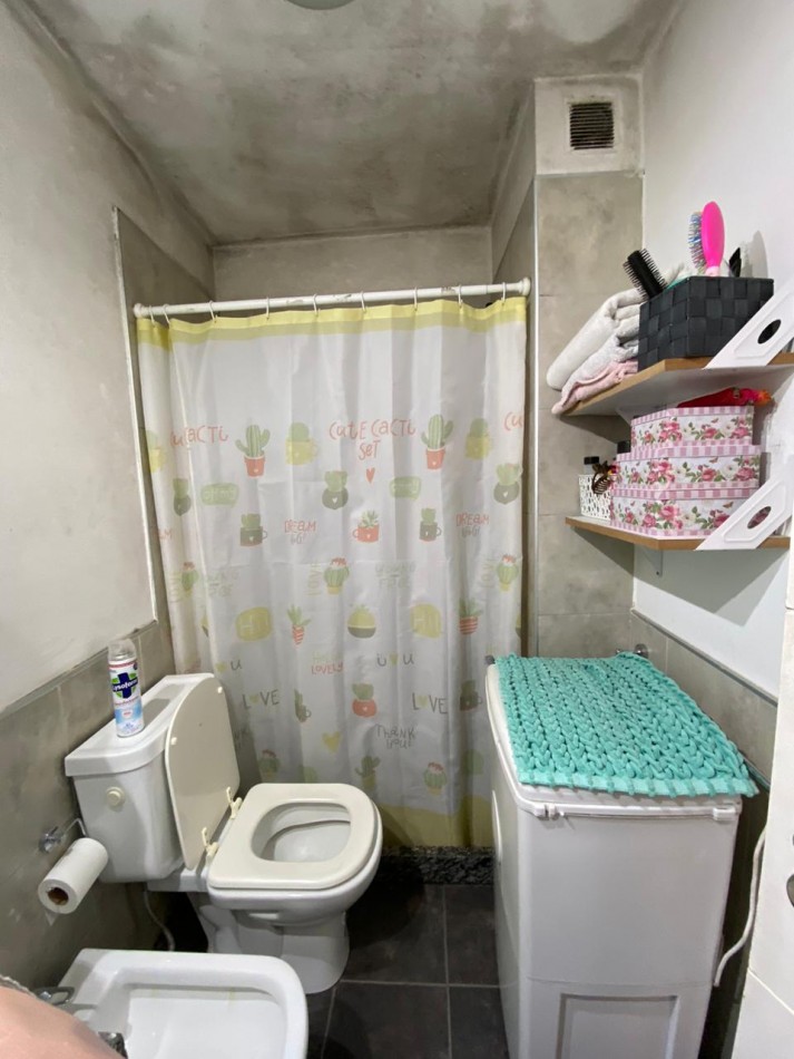 VENDO DEPARTAMENTO DE UN DORMITORIO Y UN ESCRITORIO. - Barrio Guemes