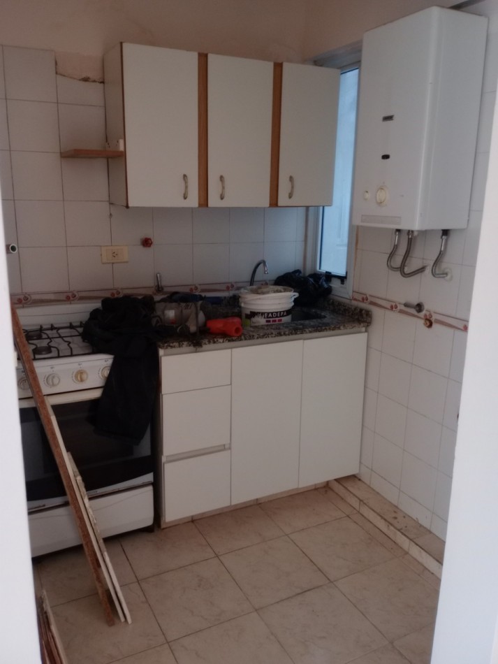 VENDO DEPARTAMENTO UN DORMITORIO CENTRO - CASEROS 874