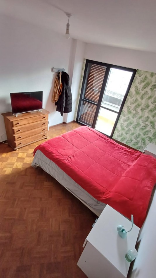 Se Vende departamento 3 dormitorios con cochera. Microcentro. Rio Cuarto, Cba.