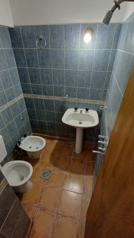 Se Vende departamento 3 dormitorios con cochera. Microcentro. Rio Cuarto, Cba.