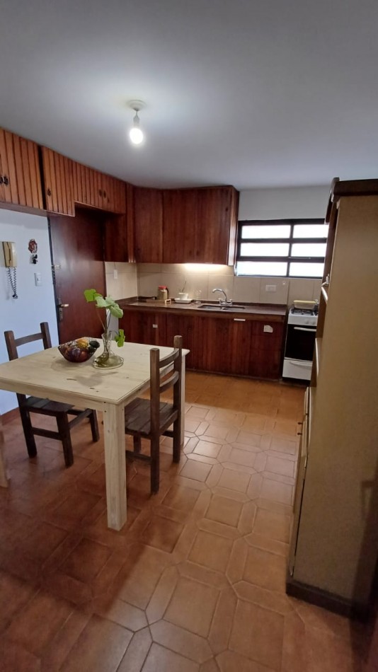 Se Vende departamento 3 dormitorios con cochera. Microcentro. Rio Cuarto, Cba.