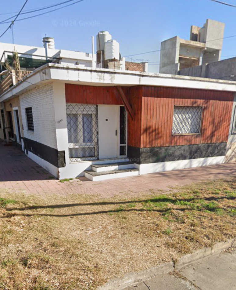 ALQUILADA! Se alquila casa 1 dormitorio. Barrio Juniors