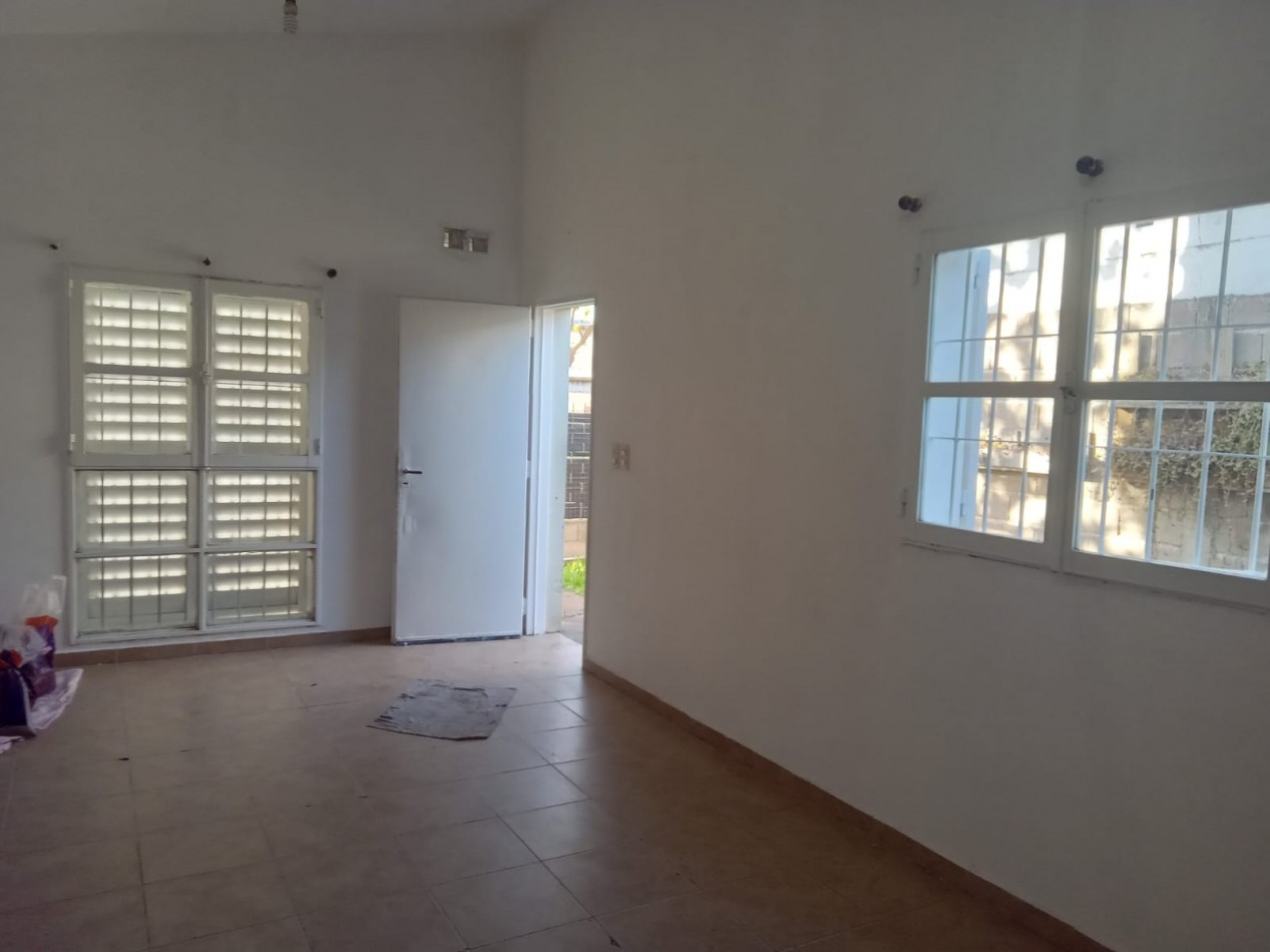 Alquiler Casa 2 dormitorios. Vuelta de Obligado al 200