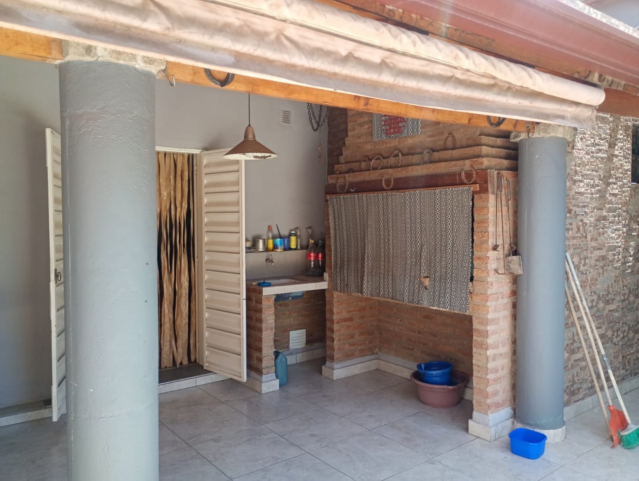 Venta casa 3 Dormitorios- Barrio Quebrada de las Rosas