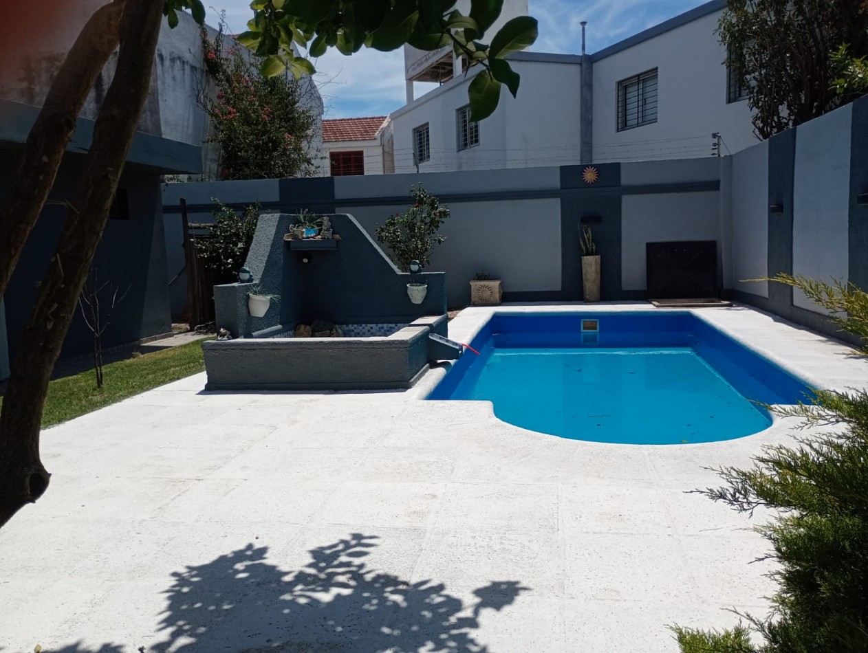 Venta casa 3 Dormitorios- Barrio Quebrada de las Rosas