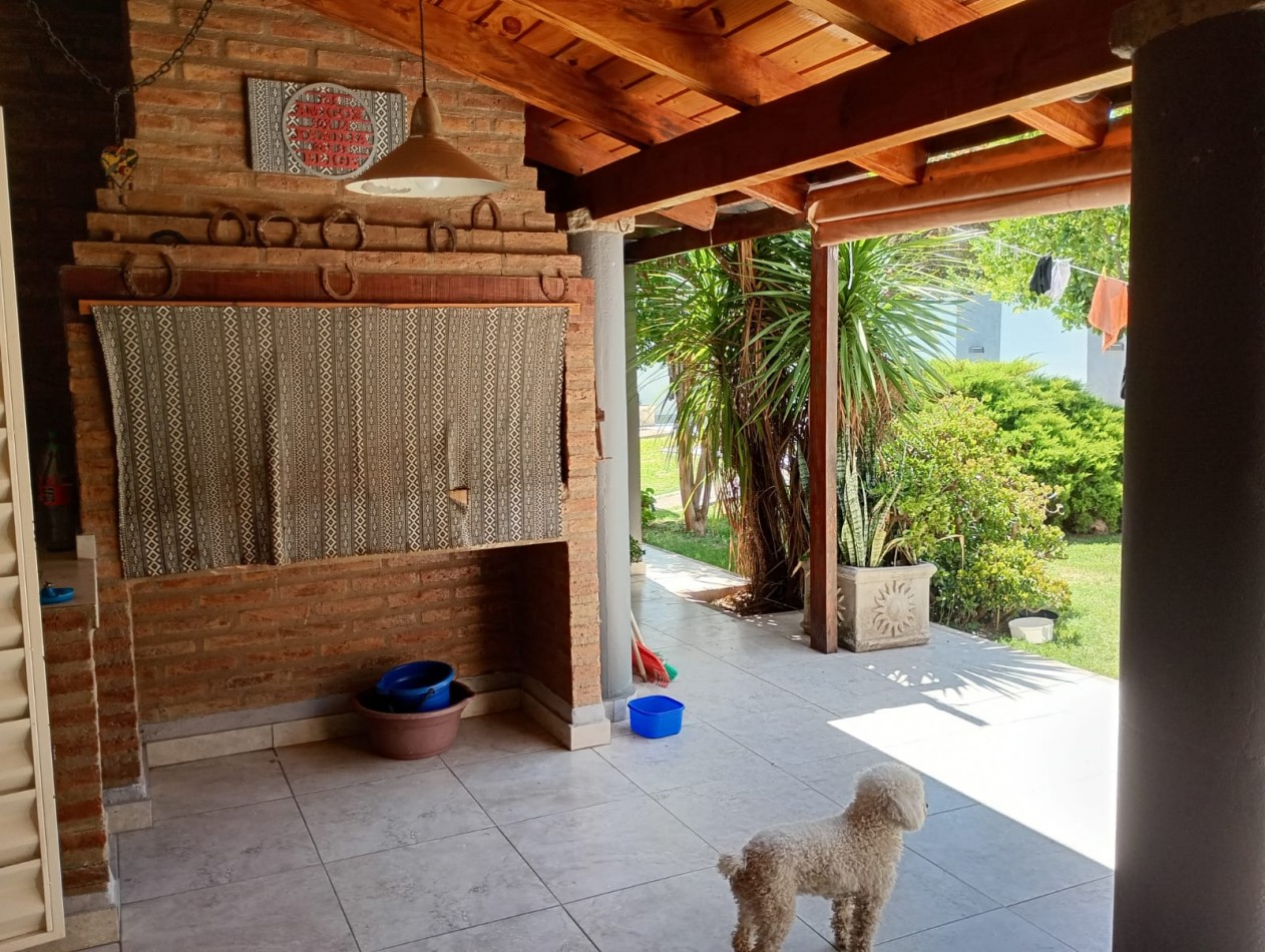 Venta casa 3 Dormitorios- Barrio Quebrada de las Rosas