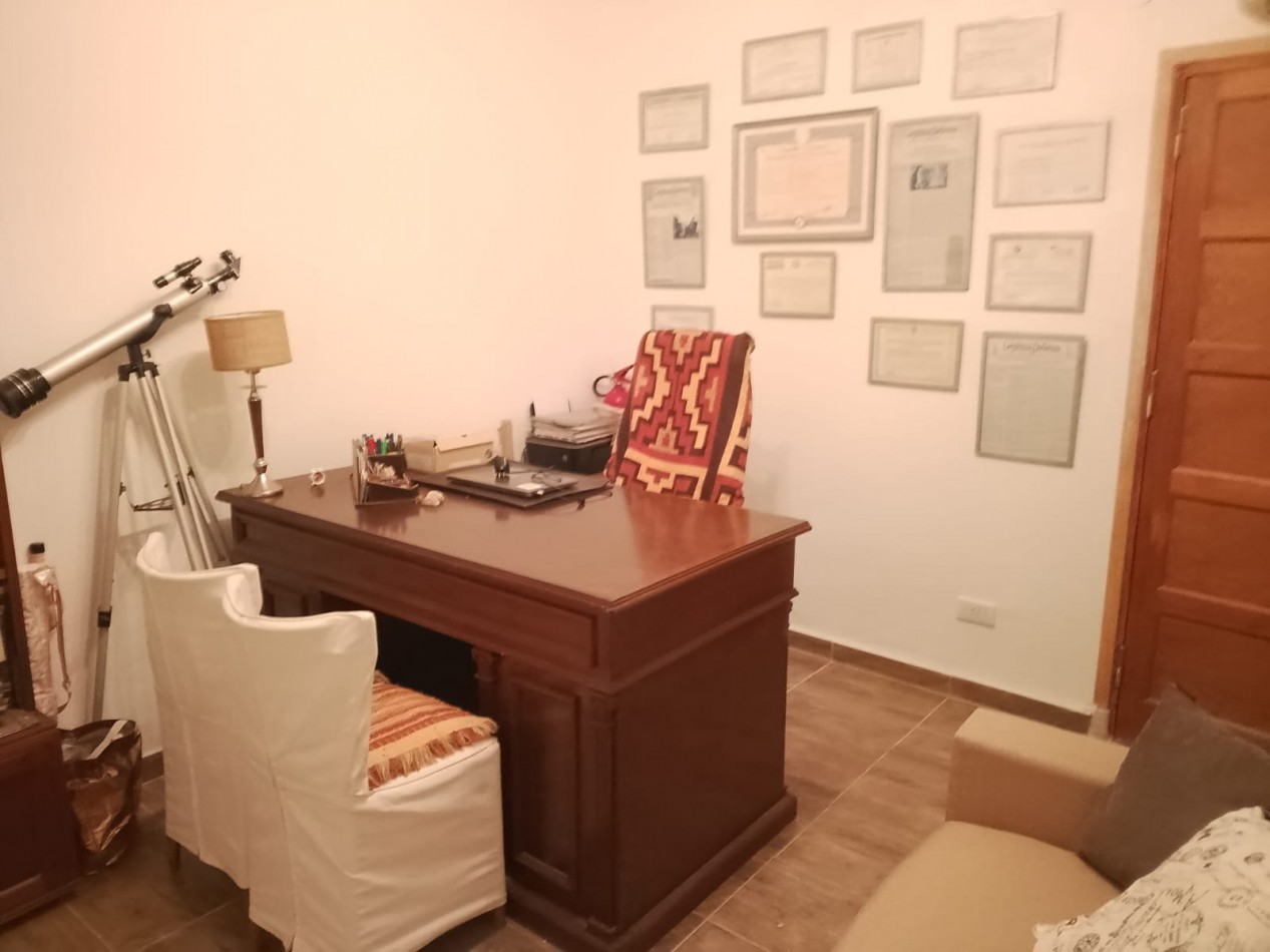 VENTA Casa 2 Dormitorios - Villa Giardino / Con Escritura