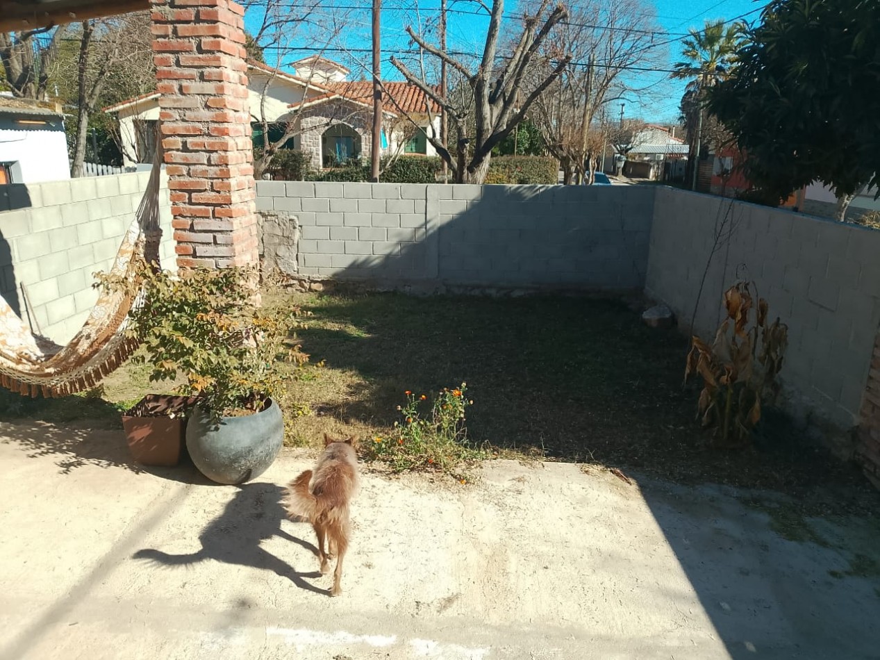 VENTA Casa 2 Dormitorios - Villa Giardino / Con Escritura
