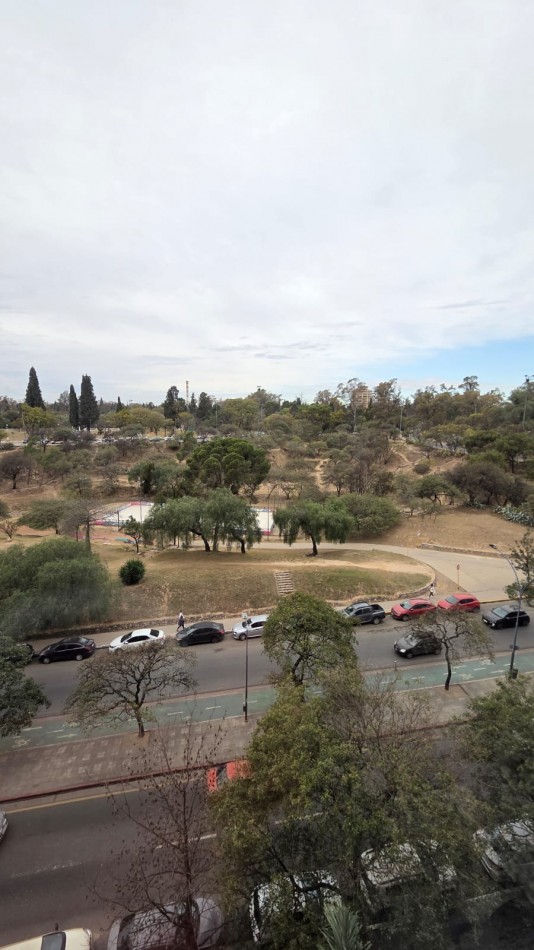 Vrnta Dpto 2 dormitorios. Nueva Cordoba. Frente al Parque Sarmiento 