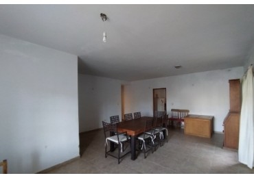 Casa en venta con 3 dormitorios- Arguello